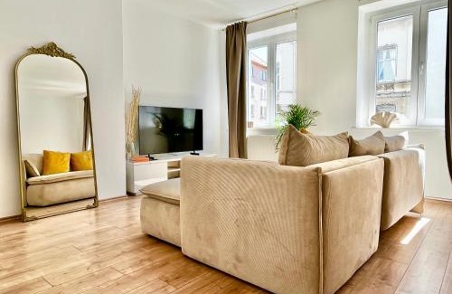 Mitte Apartment | Design Apartment - Parking - Kingsize-Bett - 2x Bad - Zentrum