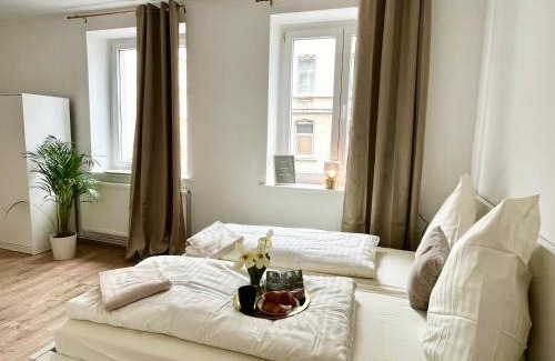 Mitte Apartment | Design Apartment - Parking - Kingsize-Bett - 2x Bad - Zentrum