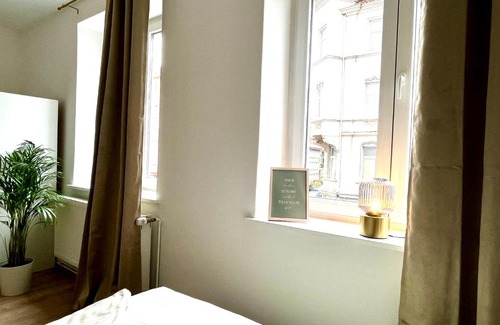 Mitte Apartment | Design Apartment - Parking - Kingsize-Bett - 2x Bad - Zentrum