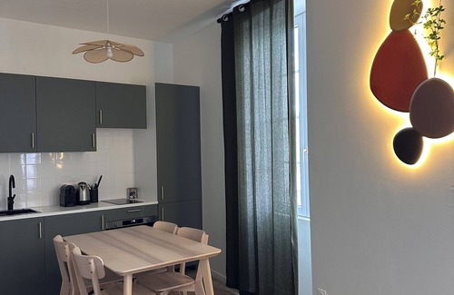 Perigueux Apartment | Design & Comfort apartment ! Sleeps 4