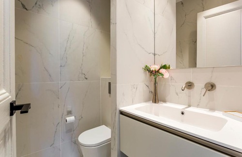 Epinettes Apartment | Design & Confort Paris17