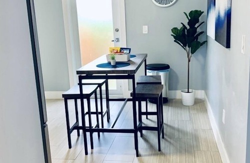 Buena Vista Apartment | Design District! 2-Bd 1-Bth w/ Gated Parking (4400)