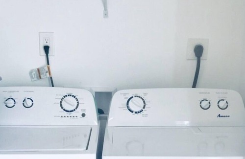 Buena Vista Apartment | Design District! 2-Bd 1-Bth w/ Gated Parking (4400)