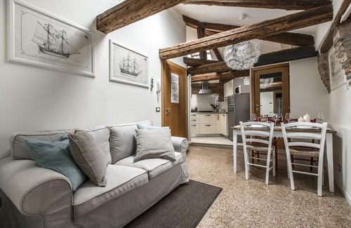 Castello Apartment | Design District Apartment R&R