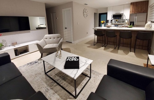 Buena Vista House | Design District House by Midtown & Wynwood, 10min to Miami Beach, 5min to MIA