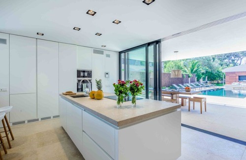 Mal Pas-Bon Aire Villa | DESIGN VILLA OVER THE SEA IN MAL PAS, ALCUDIA, DIRECT ACCESS TO THE BEACH AND POOL