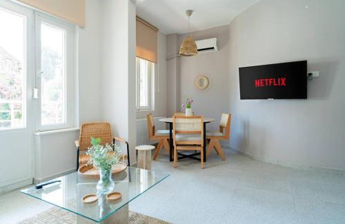 Adalar Apartment | Designed and Modern 2BR Flat In Center Of Buyukada
