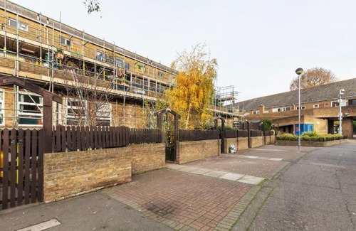 Haggerston House | Designer 3 Bed House with Spacious interior in Haggerston