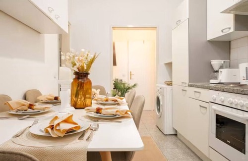 Favoriten House | Designer Apartments - Near Reumannplatz