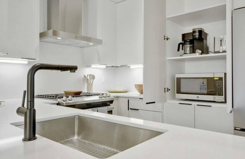 Gracywoods House | Designer Central Austin Home | Close to Domain/Q2