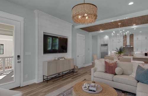 Treetop House | Designer Finishes, Arcade Room, Sleeps 14 + Free Attraction Tickets!