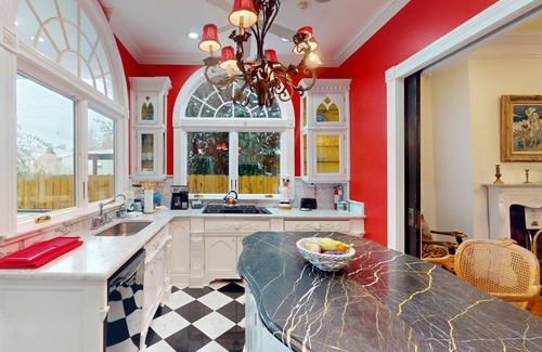 Dixon Park House | Designer home in Historic District with upscale kitchen