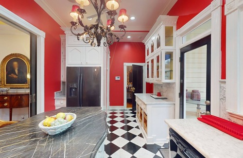 Dixon Park House | Designer home in Historic District with upscale kitchen