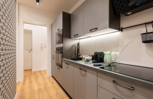 Trastevere Apartment | Designer home in the center of Trastevere: Suite, 3 bathrooms, Wi-Fi, AC and laundry room