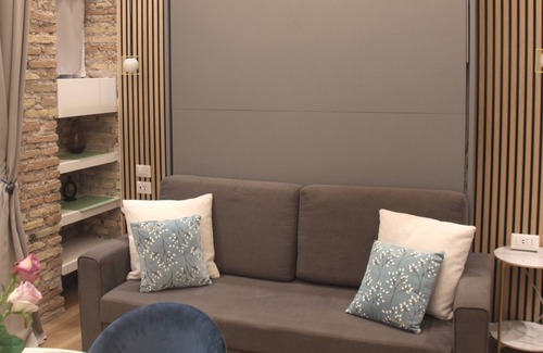 Trastevere Apartment | Designer home in the center of Trastevere: Suite, 3 bathrooms, Wi-Fi, AC and laundry room