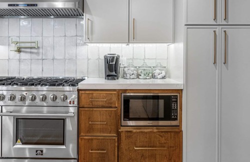 Orchard North House | Designer home with hot tub, 2 Masters, 4 full baths, close to Sundance, BYU, UVU
