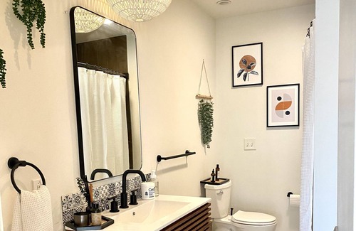 Highland House | Designer House in Central Austin