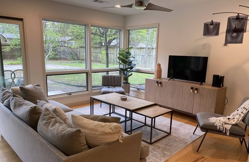Highland House | Designer House in Central Austin