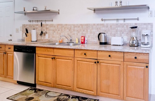 Fort Lauderdale Villa | DESIGNER OASIS RESORT .12n BEDROOMS .7 BATHS .PRIVATE RESORT .SLEEPS 24 GUESTS