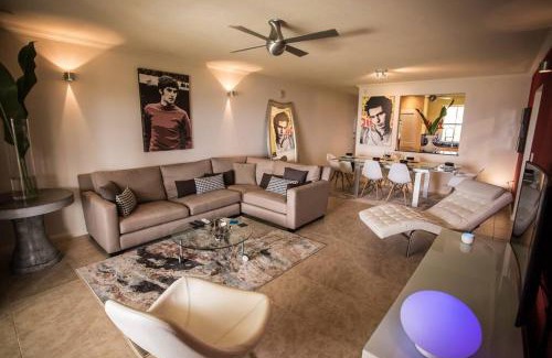 Durants Apartment | Designer Penthouse - Stunning Property with Amazing Views