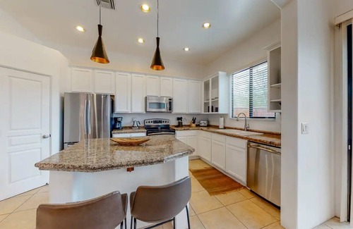 Tucson House | Designer Snowbird friendly home W/WiFi, enclosed yard & patio, W/D, AC & pooln