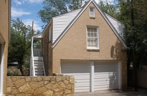 Elmwood Area Apartment | Desirable Elmwood location. Tudor style garage apt studio w/central heat& a/c.