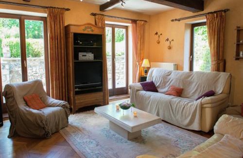 Desnie House | Desnié Farmhouse with Pool