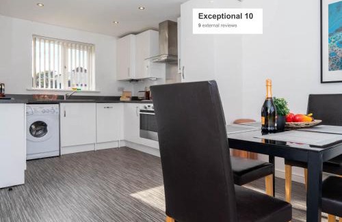 Smethwick House | Detached 3 Bedroom House - Gaerden - Parking - Top Rated - Netflix - Wifi - 98C