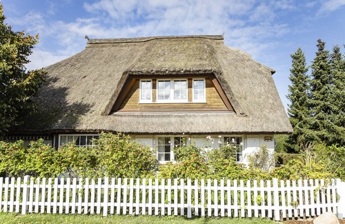 Binz House | Detached 5-star country house under thatch * 200sqm living space *