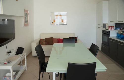 Torre Lapillo Apartment | Detached apartment a stone's throw from the sea