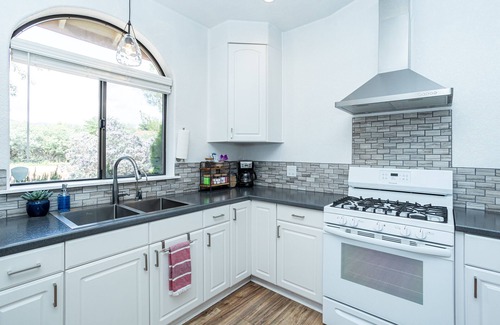 Cottonwood House | Detached Casita, Fireplace, Hot Tub, Full Kitchen, Patio~Old Town/Sedona/Jerome