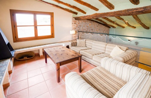 Pira Apartment | Detached country house on Pira town square.
