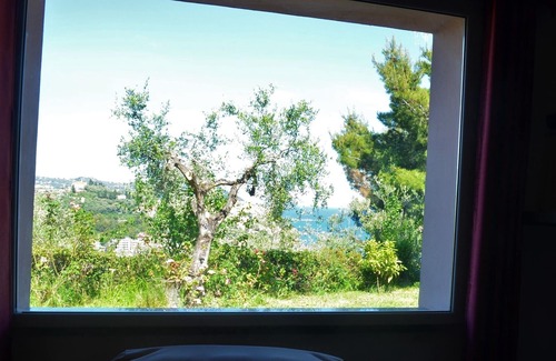 Poggi House | Detached country house with large garden and wonderful panoramic sea view