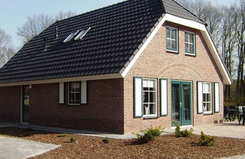 Hooghalen House | Detached group accommodation for 12 persons