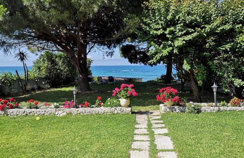 Agios Matthaios House | Detached holiday home at the sea, Wifi Skidi, Corfu
