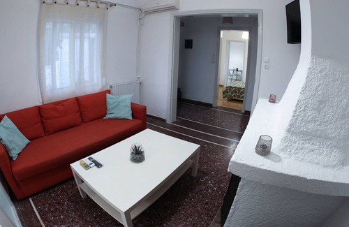 Filopappou House | Detached house 1km from Acropolis Filopappou Hill