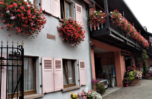 Bergheim House | Detached house in a quiet private courtyard in the heart of Bergheim