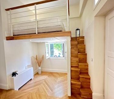 Kalamata Villa | Detached house,with courtyard and fast Wi-Fi in the city centre