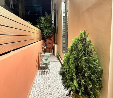 Kalamata Villa | Detached house,with courtyard and fast Wi-Fi in the city centre