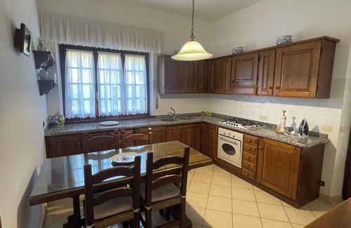 Camaiore House | Detached house with private entrance, 4 bedrooms, 2 bathrooms and indoor parking space