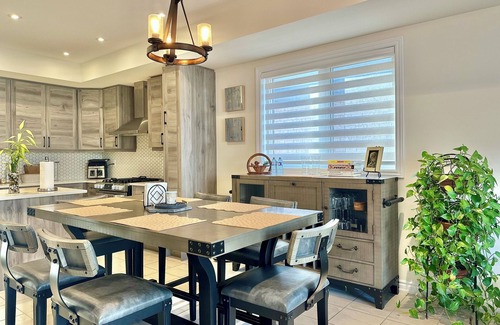 Thorold House | Detached loft bunglow: 3BR/3BA nr Niagara Falls, Welland Canal & NOTL sights