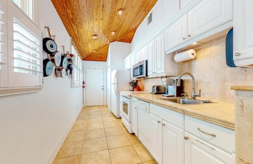 Treasure Island Hotel | Detlow's Treasured Cottages 1