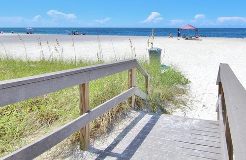 Treasure Island Hotel | Detlow's Treasured Cottages 2