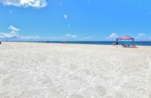 Treasure Island Hotel | Detlow's Treasured Cottages 2