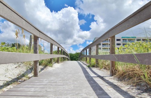 Treasure Island Hotel | Detlow's Treasured Cottages 2