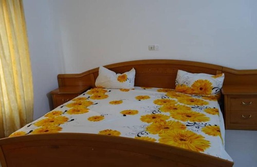 Littoral Department Apartment | Deux chambre , un grand salon