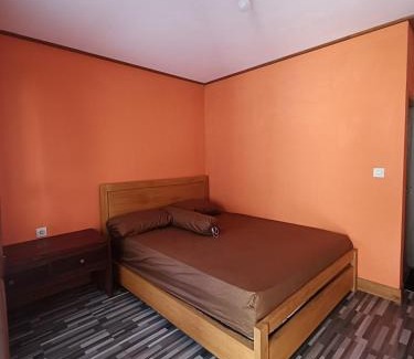 Bayan House | Dev Guesthouse and Restaurant