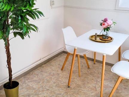 Freilassing Apartment | DG R: Helle 40m² 2-Zimmer Wohnung nähe Salzburg