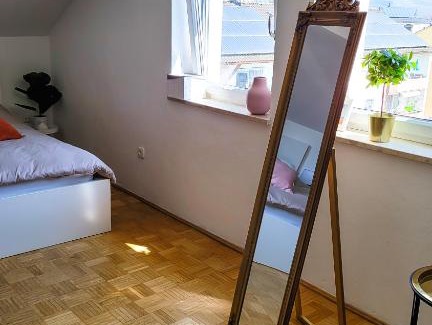 Freilassing Apartment | DG R: Helle 40m² 2-Zimmer Wohnung nähe Salzburg
