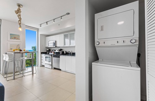 North Beach Apartment | Dharma Home Suites Miami at Monte Carlo